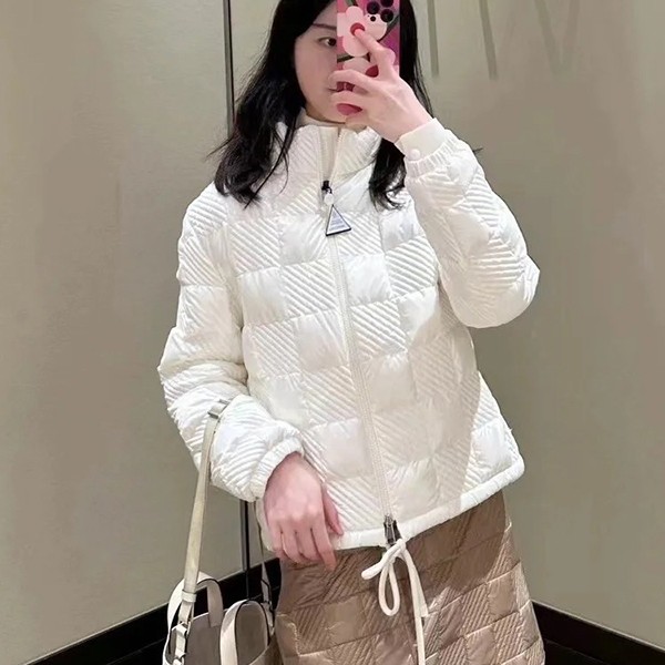 ★日本!!人気！モンクレール 偽物 ANCY ジップアップ ショート ダウンシャケット moy31802
